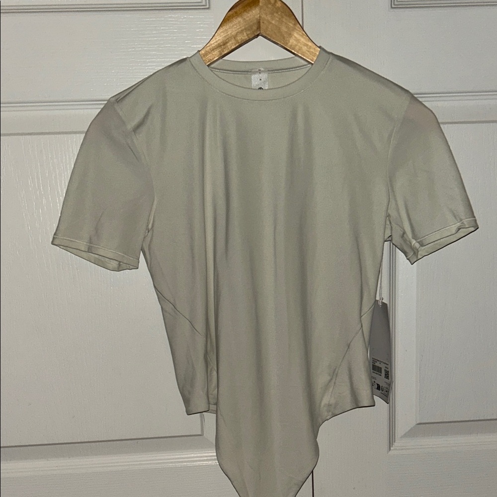 lululemon athletica women’s Beige Short Sleeve Tee Onsie